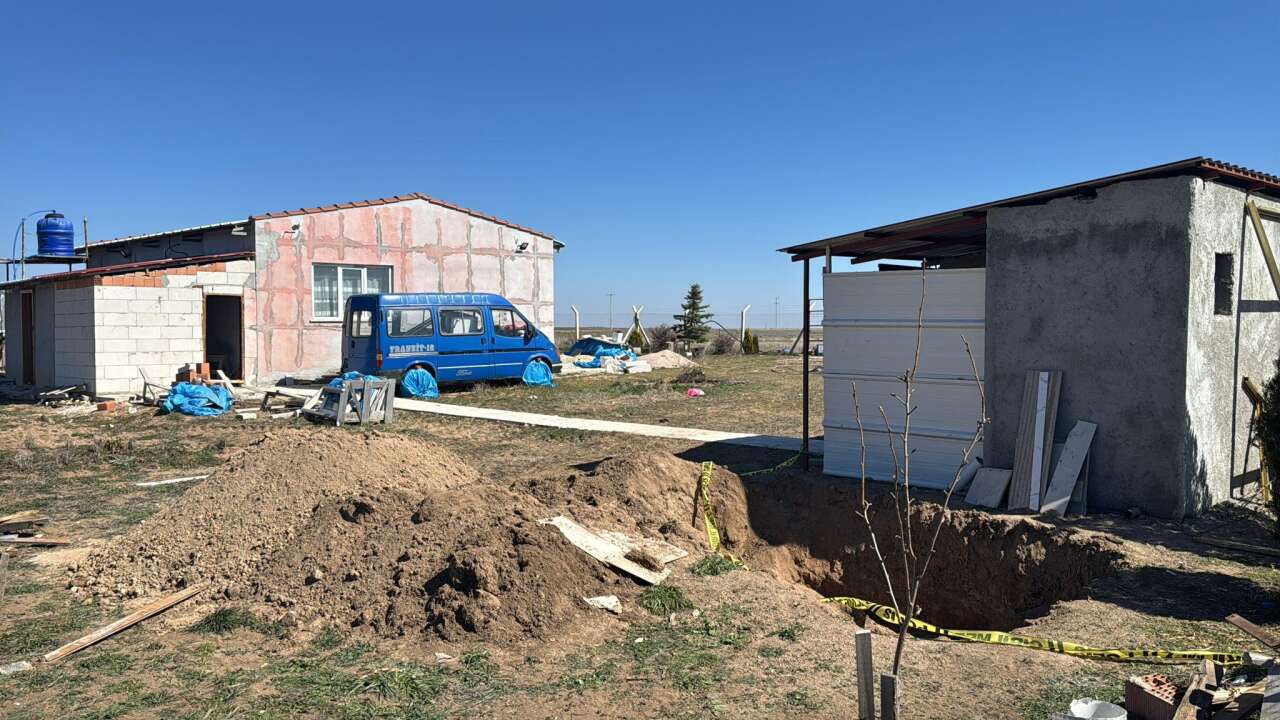 10 gündür kayıptı! Babası öldürüp bahçeye gömmüş 4